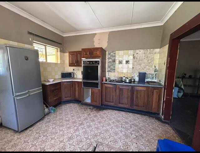 7 BEDROOM HOUSE FOR SALE IN SASOLBURG EXT 3